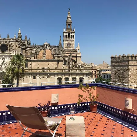 Magno Santo Tomas Seville