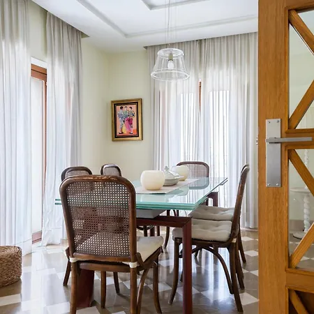 Magno Santo Tomas Apartment